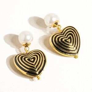 18K Gold Vintage Pearl Dangle Heart Earring